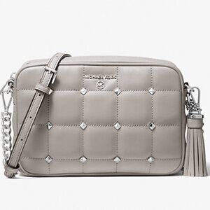 ✅ Michael Kors Jet Set Medium Studded Quilted Leather Camera Bag PEARL GREY✨ NWT